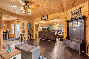 Smart TV, chimenea y tenis de mesa 