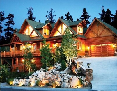 Spectacular Mountain Lodge To Fit All