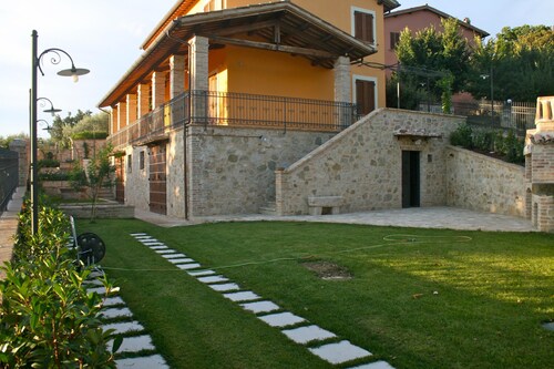 Old Country House and pool In Umbrian Hills Between Foligno And Assisi
