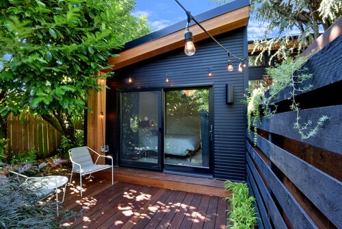 Location, style and space! - Midcentury Modern Home - Steps from Restaurant Row