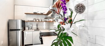 Lage, Stil und Raum! - Midcentury Modern Nest - Nur wenige Schritte von der Restaurant Row entfernt