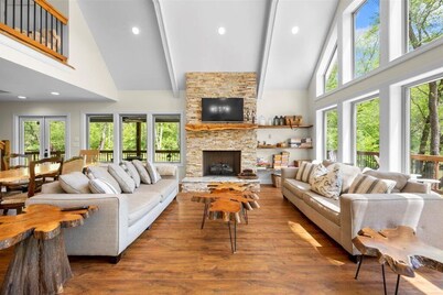 Dahlonega Chalet en el río Chestatee. Muy privado y familiar.