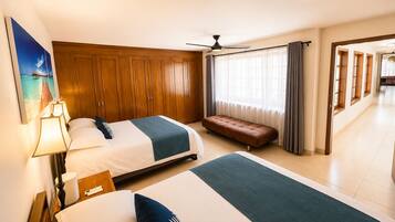 5 quartos, escrivaninha, cortinas blackout