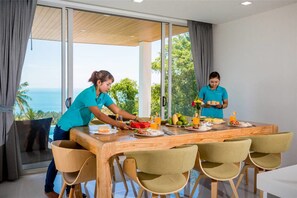 Villa, 3 chambres, piscine privée | Repas dans la chambre