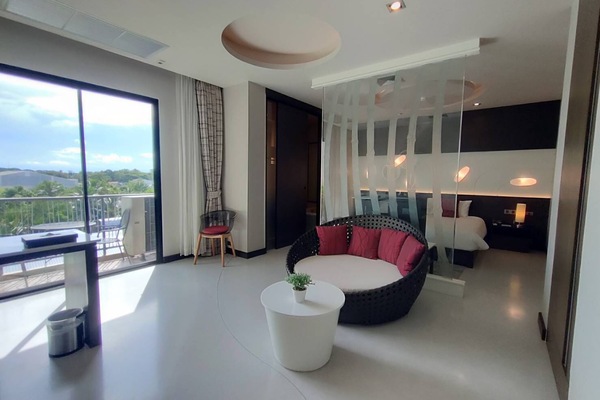 Suite | Premium bedding, blackout drapes, iron/ironing board, rollaway beds