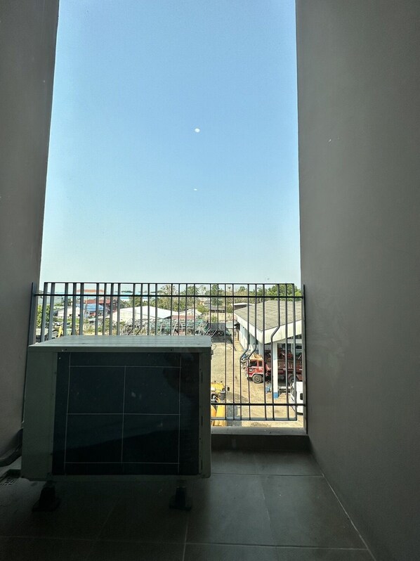 Family Triple Room | City view - Sorin Boutique Hotel (Surin)