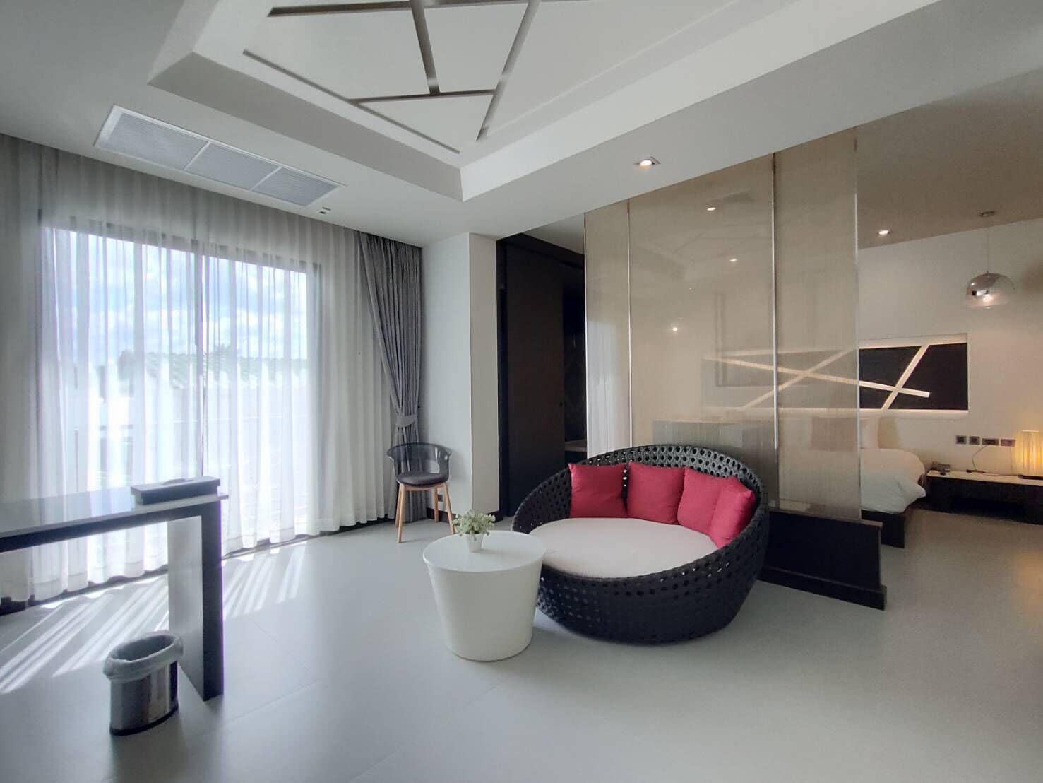 Suite | Premium bedding, blackout drapes, iron/ironing board, rollaway beds