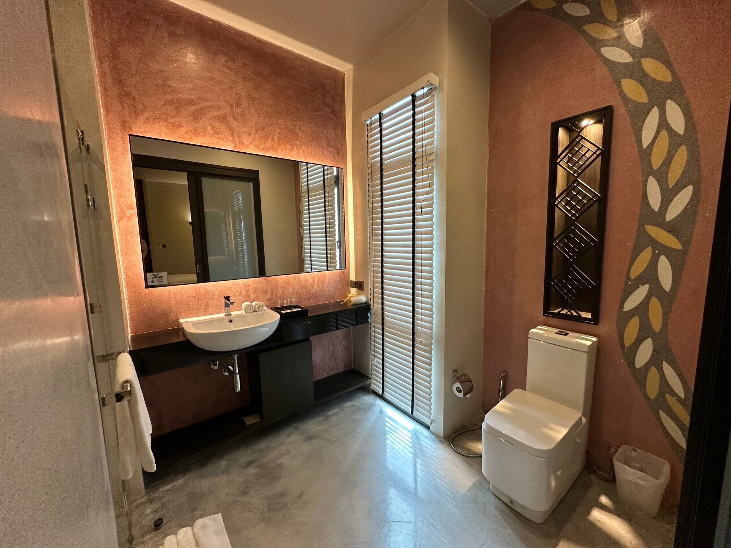 twin room | bathroom | free toiletries, hair dryer, towels
