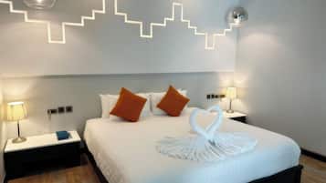 Suite | Premium bedding, blackout curtains, iron/ironing board, rollaway beds