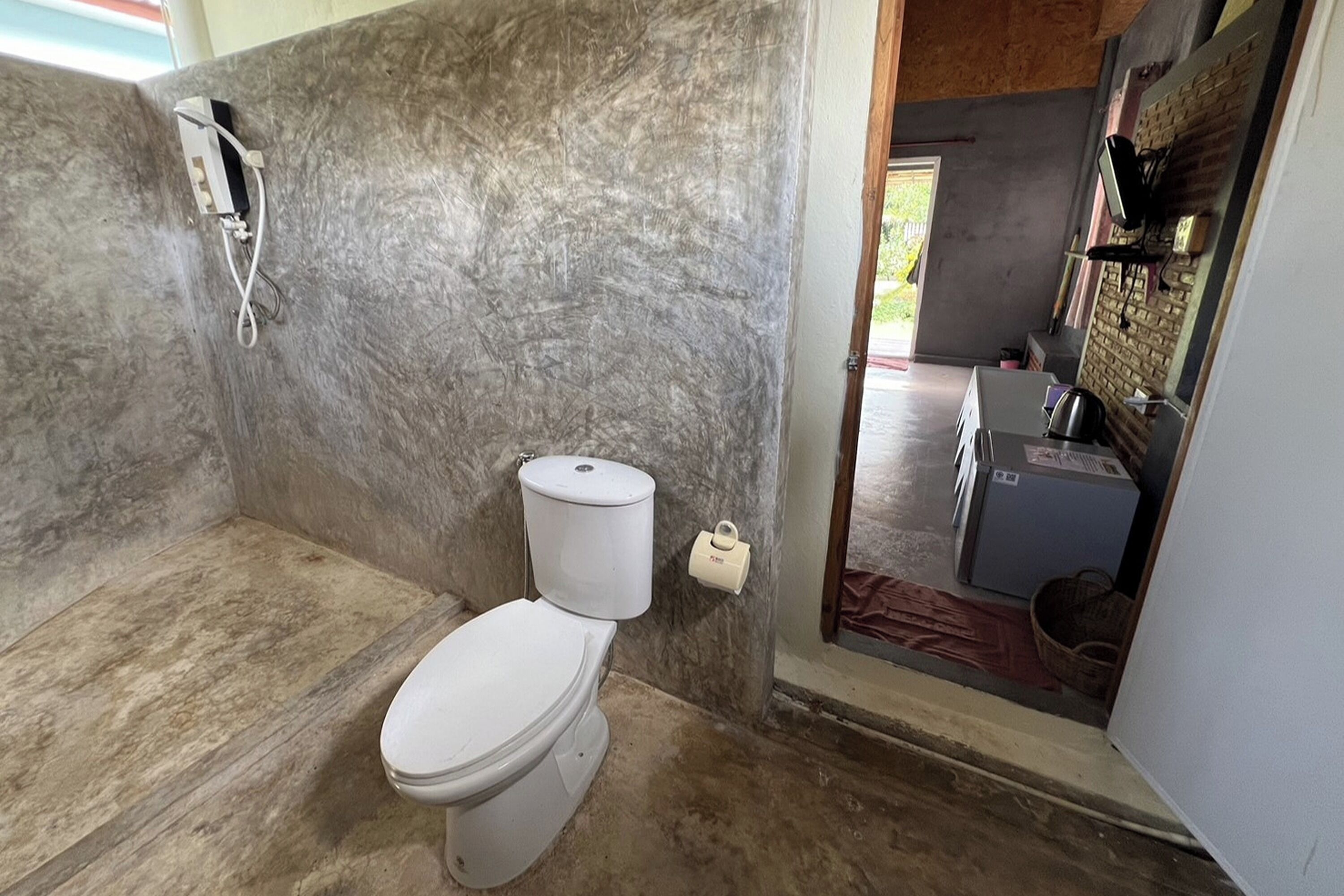 kala 1-4 | bathroom | shower, free toiletries, towels, soap