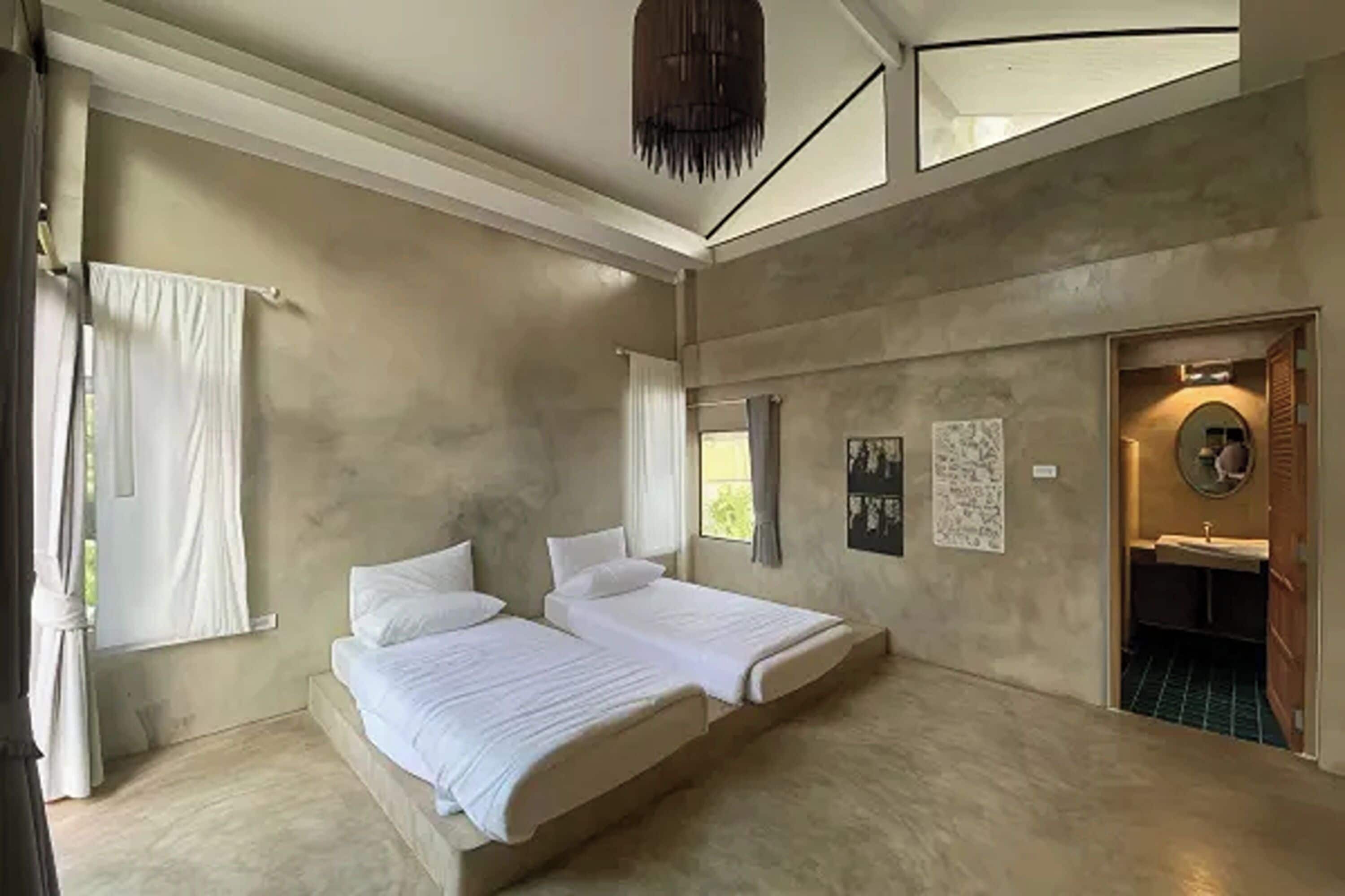 wake zone house | 1 bedroom, free wifi, bed sheets