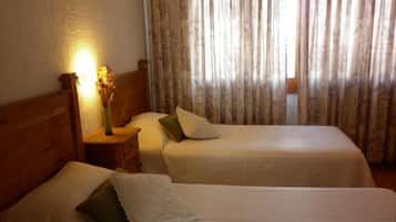 Insonorización, tabla de planchar con plancha y cunas gratuitas