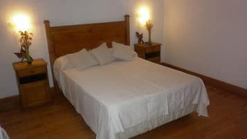 Habitación doble estándar | Insonorización, tabla de planchar con plancha y cunas gratuitas