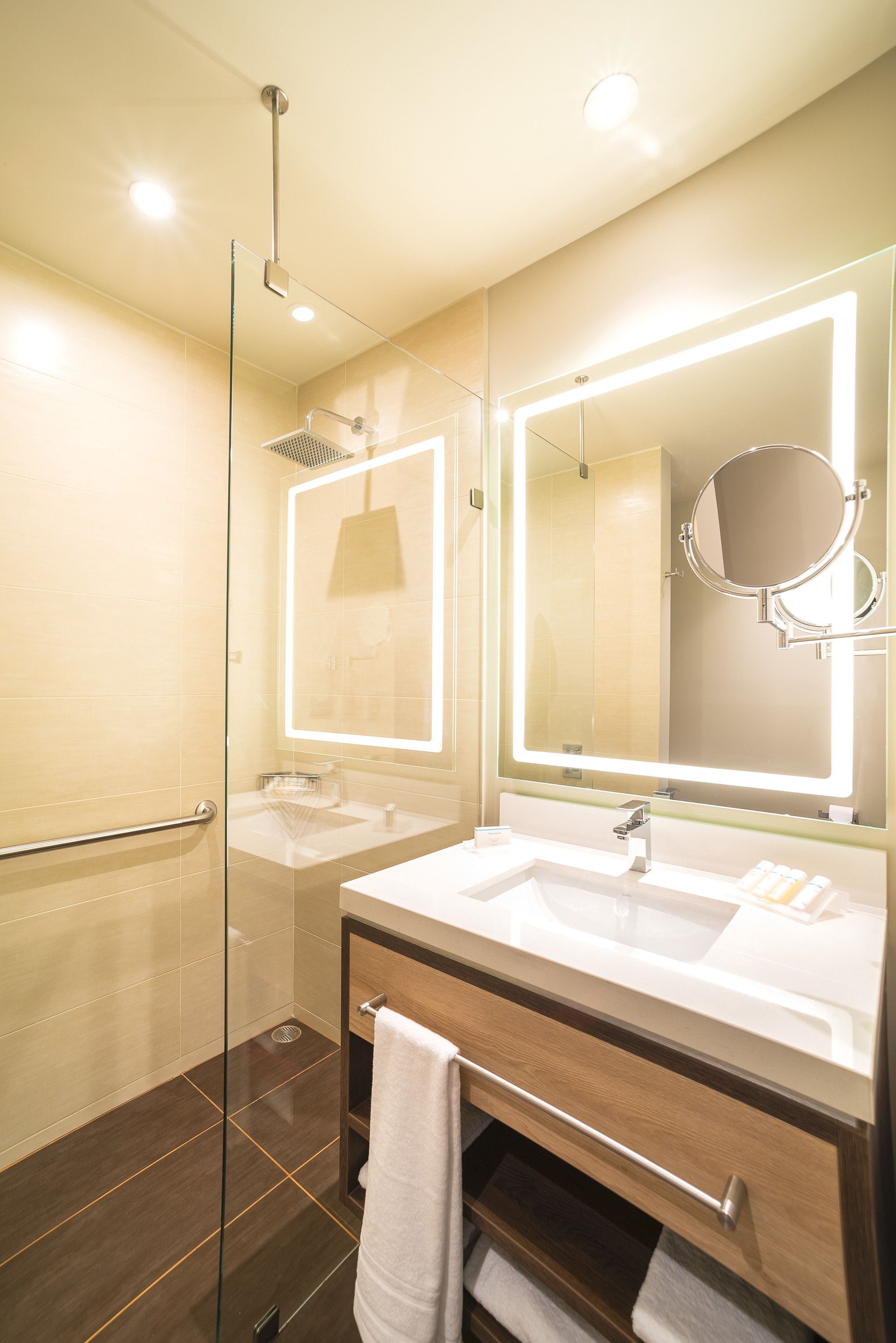 room, 1 king bed | bathroom | shower, free toiletries, hair dryer, towels