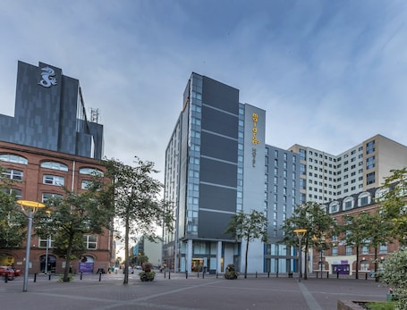 Exterior. Maldron Hotel Belfast City