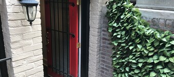 Private Apt. in Historic Home: Walk to Monuments, Museums & Convention Center.