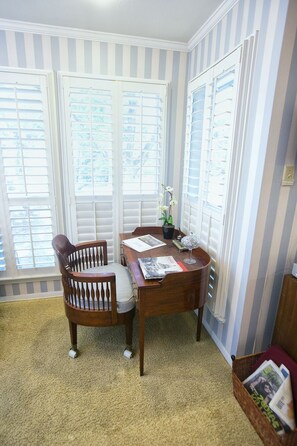 Interior - Heart of SoCo Private Suite: Uncommon Luxury, Unbeatable Location, Unusual Value (Austin)