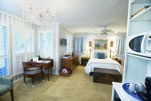 1 bedroom, desk, iron/ironing board, free WiFi - Heart of SoCo Private Suite: Uncommon Luxury, Unbeatable Location, Unusual Value (Austin)