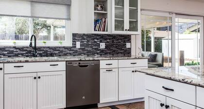 Moderni Newbury Park Home | Netflix | hiljainen | turvallinen | Huolellisesti puhdas