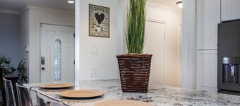 Modern Newbury Park Home| Netflix| Quiet| Safe| Meticulously Clean