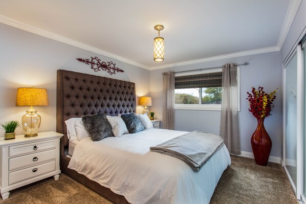 3 bedrooms, iron/ironing board, Internet, bed sheets