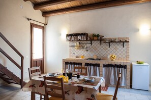 Dining - 5F Studio with swimming pool (Modica)