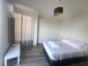 2 makuuhuonetta, silitysrauta/-lauta, ilmainen Wi-Fi, vuodevaatteet