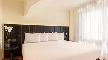 4 slaapkamers, een strijkplank/strijkijzer, internet, beddengoed