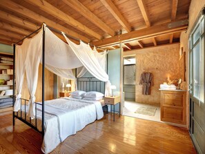 4 Schlafzimmer, Zimmersafe, Bügeleisen/Bügelbrett, kostenloses WLAN