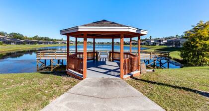 PRIVATE VILLA WITH SECURITY GATE, ON SUNSET LAKES-KISSIMMEE. 10MIN TO DISNEY :)