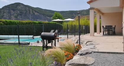 Schöne Villa 6 Pers mit privatem Pool in Vallon Pont d'Arc eingezäunt