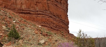 Exceptional Location & View in Kanab UTAH, 2/3 acs, Vermillion Cliff backyard!