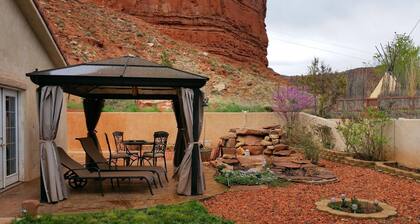 Exceptional Location & View in Kanab UTAH, 2/3 acs, Vermillion Cliff backyard!