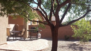 Outdoor dining - 55+ age restriction new 1431 Sq. Ft. House rental in Las Campanas subdivision.
(Green Valley)