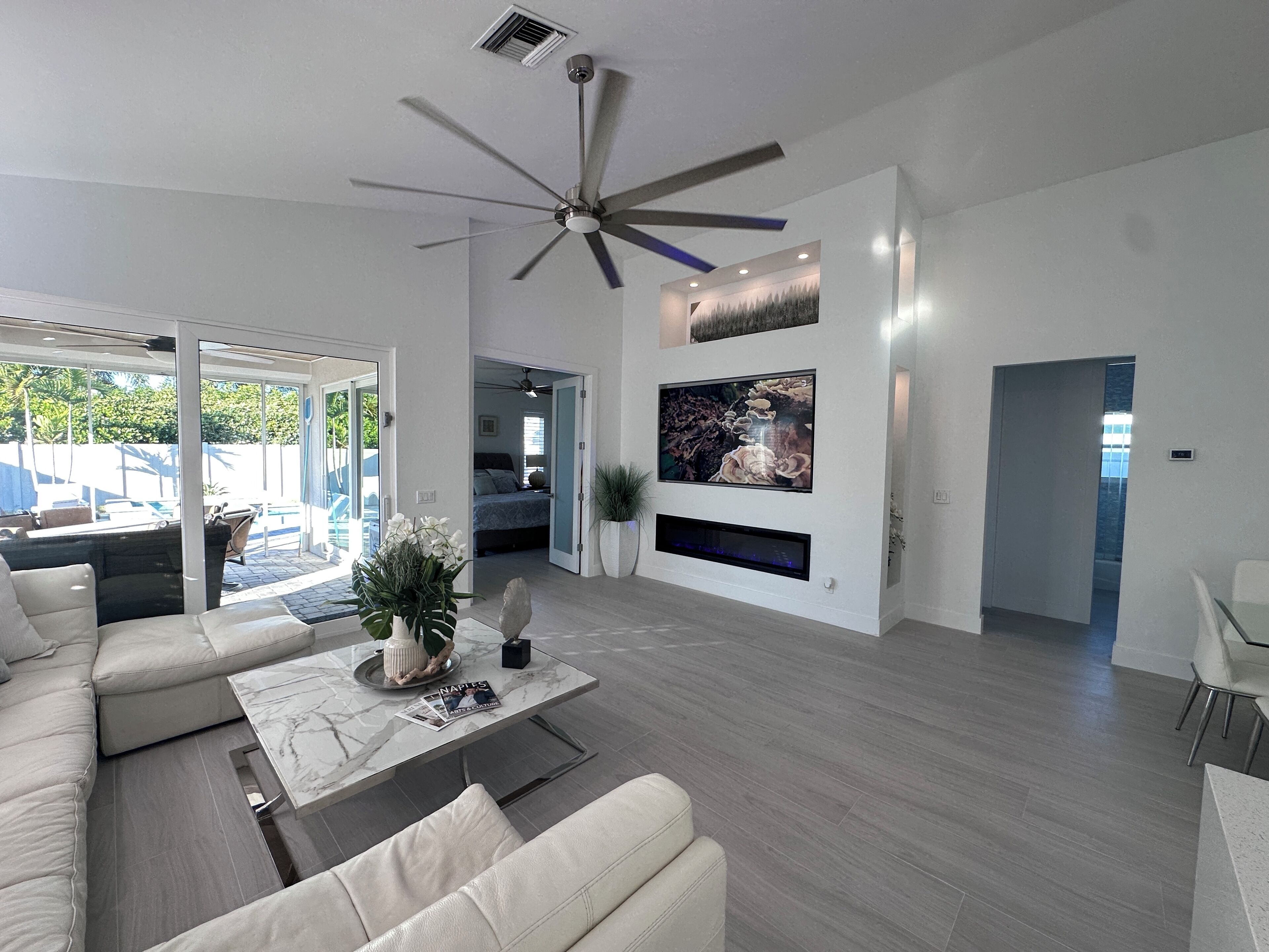 Smart TV, fireplace, DVD player