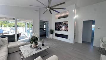 Smart TV, fireplace, DVD player