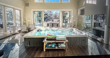 Gorgeous Colorado Farmhouse Getaway in Forest, yet 10 min from town: NO EVENTS