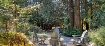 Clean & Cozy 2br/2ba, Remodeled w/ Hot Tub, Close To Beach & Town: See Reviews