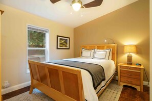 2 bedrooms, desk, iron/ironing board, travel crib - Clean & Cozy 2br/2ba, Remodeled w/ Hot Tub, Close To Beach & Town: See Reviews (Eastsound)