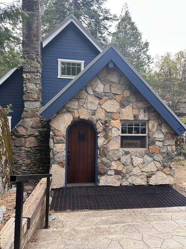 Adorable Mountain Getaway