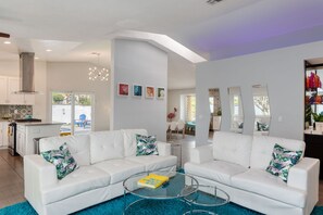 Smart TV, fireplace, streaming services