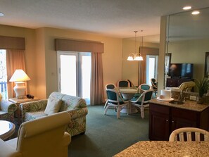 Smart TV, DVD player, table tennis, stereo - Ocean Palms-Heaven is Being At The Beach-Free Golf/Tennis (Hilton Head Island)