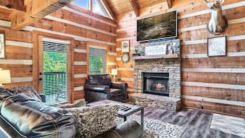 Smart-TV, peis, fotballspill og kontorer