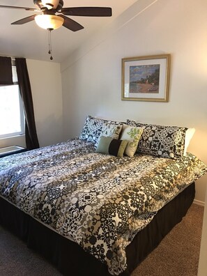 2 bedrooms, iron/ironing board, WiFi, bed sheets - Private neighborhood home in Payson - gorgeous getaway with in town convenience! (Payson)