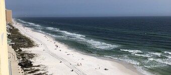 Great rate due to work on the property stay beachfront less than home in the sno