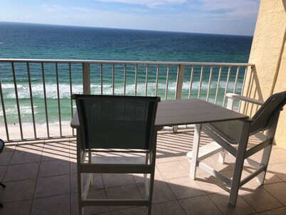 Great rate due to work on the property stay beachfront less than home in the sno