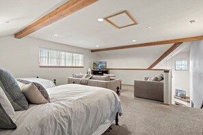 Interior - Great Location. Hot Tub. Nice Views.Balcony. (Frisco)
