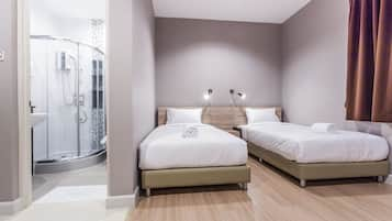 Standard Twin Room  | โต๊ะทำงาน, ผ้าม่านกันแสง, ห้องเก็บเสียง, Wi-Fi ฟรี