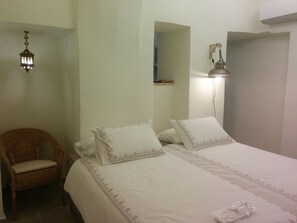 Studio, Terrace | Individually decorated, individually furnished, iron/ironing board - Legatia (Jerusalem)