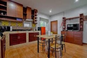 3-Bedroom Pool Villa  | In-room dining - Baan Mong Dao Pool Villa (Hua Hin)